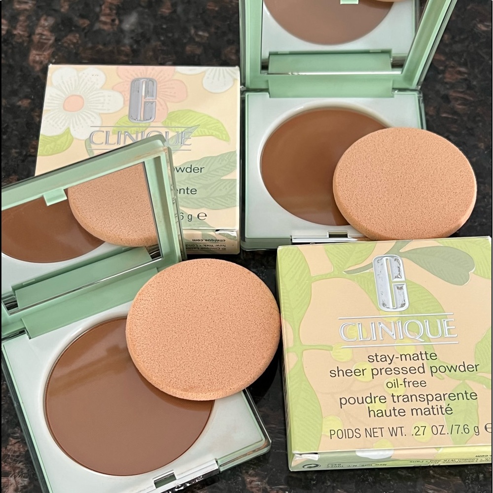 (2) NEW in Box Clinique Stay-Matte Sheer Pressed Powder Stay Nutmeg (20)